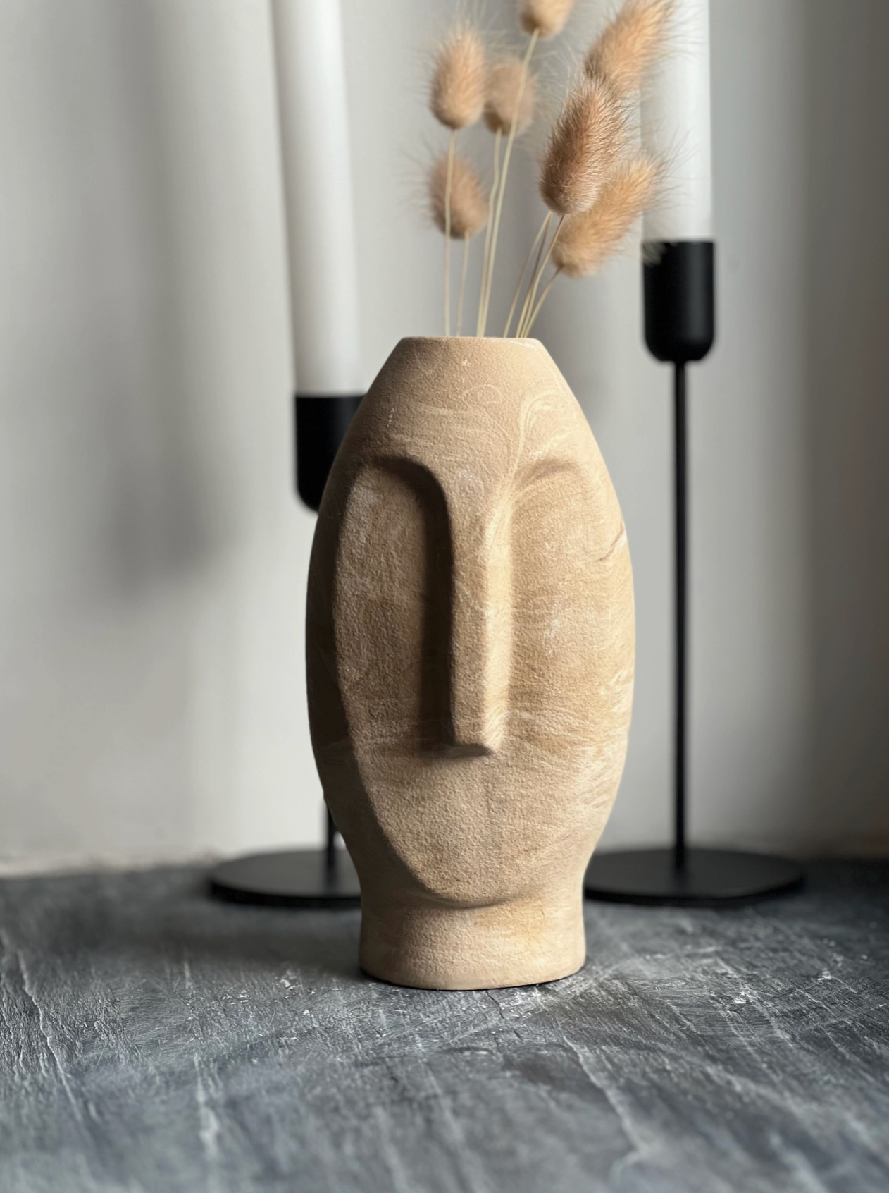 Vase Rudel vu de face, finition marbrée terracotta